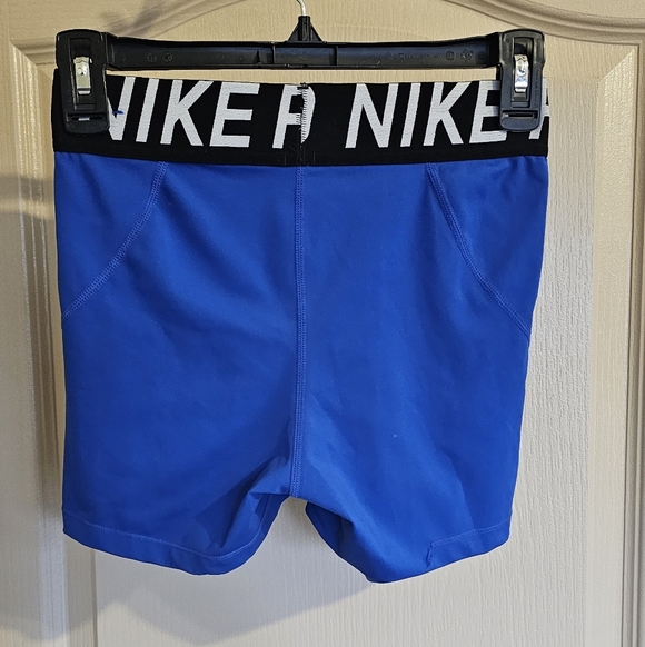 Womens Nike Pro 3 Shorts With Dri-Fit - Picture 2 of 4